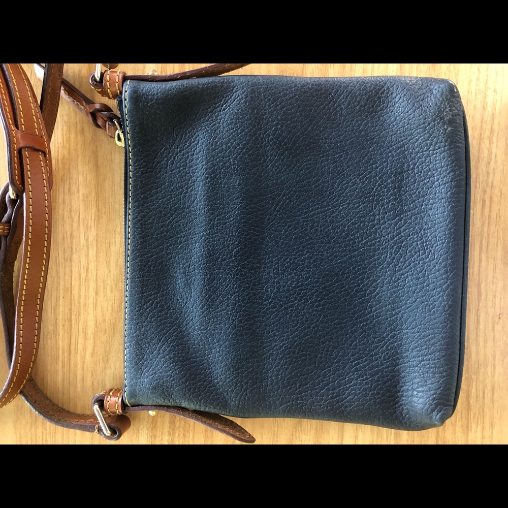 Dooney & Bourke Pebble Grain Crossbody - Picture 3 of 9